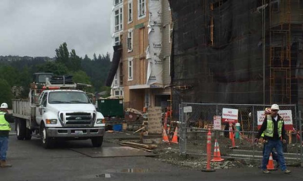 A man died after falling from a building under construction in Issaquah. (KIRO 7)...