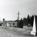 The Battle of Four Lakes monument as it appeared in 1945, when US Highway 10 was the major east-west route across Washington. (Washington State Historical Society)