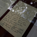 
              A letter from American film director, Woody Allen is displayed during an exhibition at the home of the Colombian writer Gabriel García Márquez in Mexico City, Wednesday, June 15, 2022. Relatives sorted through the belongings left by the late Colombian Nobel Literature Prize winner Gabriel García Márquez, they found a box marked with the word "grandchildren". The chance discovery revealed to the world more than one hundred unpublished letters that García Márquez received from writer Pablo Neruda, former President Bill Clinton, and actor Robert Redford among others. (AP Photo/Fernando Llano)
            