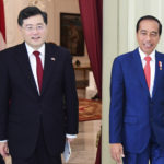 
              In this photo released by the Press and Media Bureau of the Indonesian Presidential Palace, Indonesian President Joko Widodo, right, walks with Chinese Foreign Minister Qin Gang during their meeting at Merdeka Palace in Jakarta, Indonesia, Wednesday, Feb. 22, 2023. (Indonesian Presidential Palace via AP)
            
