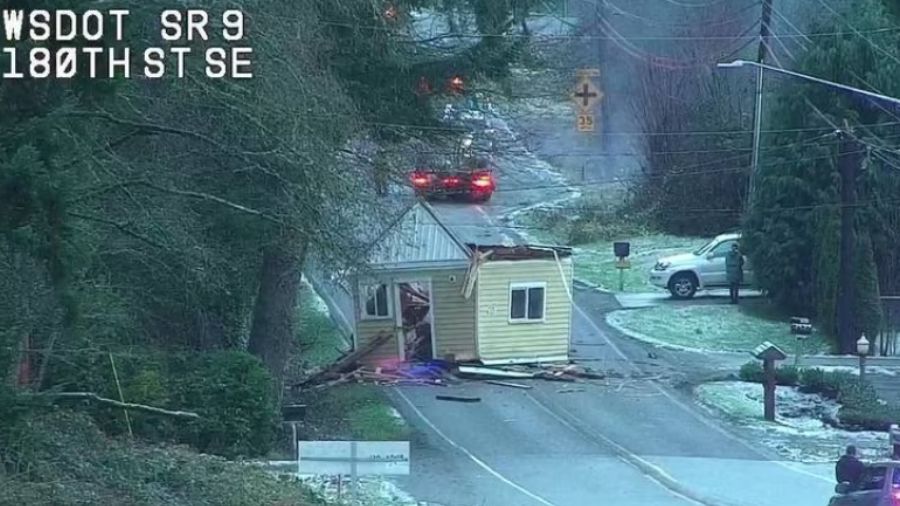 ‘Did somebody lose their she-shed?’ Shed that fell off semi-truck blocks road in Clearview