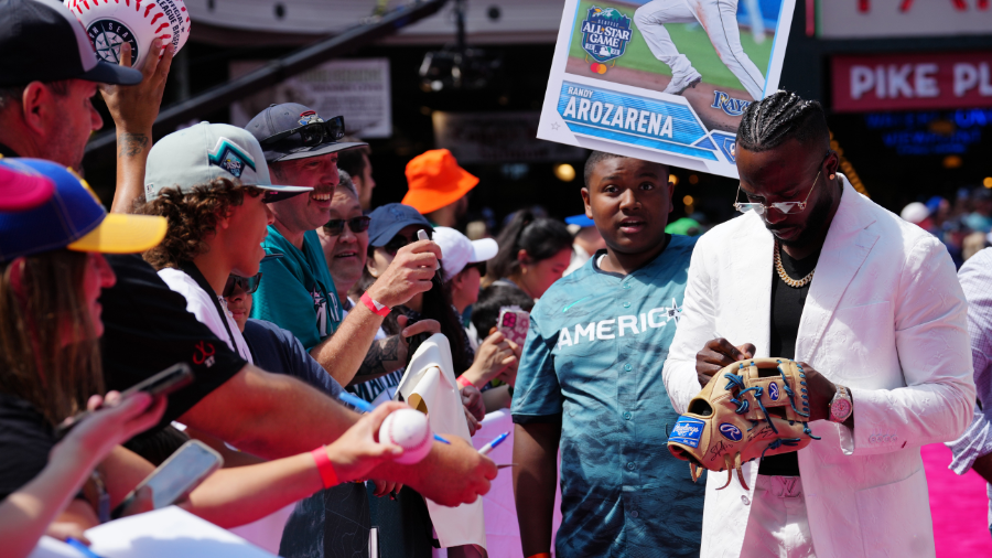 MLB's biggest stars hit the AllStar red carpet