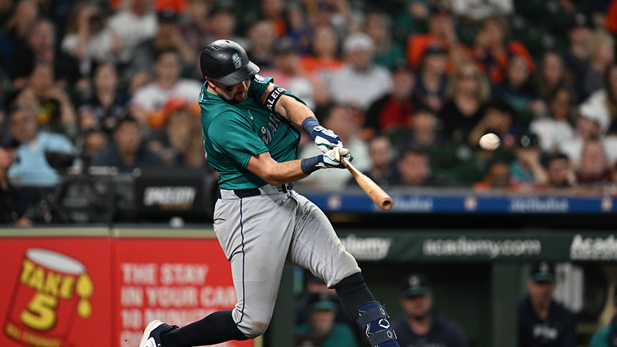 Raleigh’s late HR lifts Mariners over Astros 5-4 for 6th straight series win