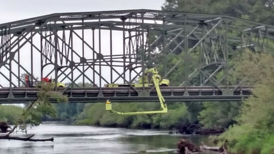 Photo: The Nisqually River Bridge will be cleaned this weekend as I-5 sees road work....