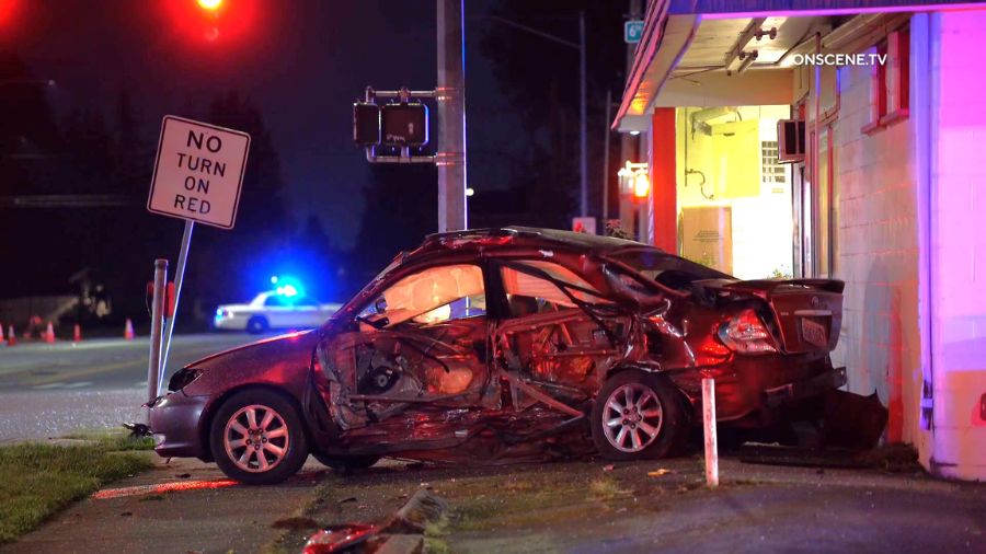 Photo: There was a Tacoma crash overnight. Now one man is dead, and Tacoma police say another man w...