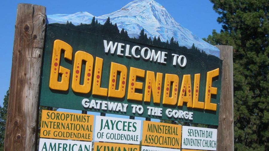 Photo: A "Welcome to Goldendale" sign as redistricting takes place....