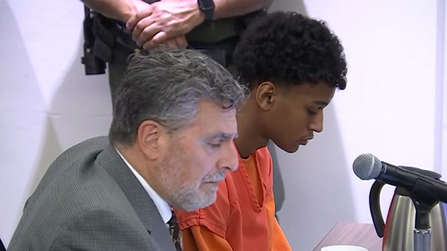 Photo: A judge is keeping bail at $2 million for the suspect in connection with the Alderwood Mall ...