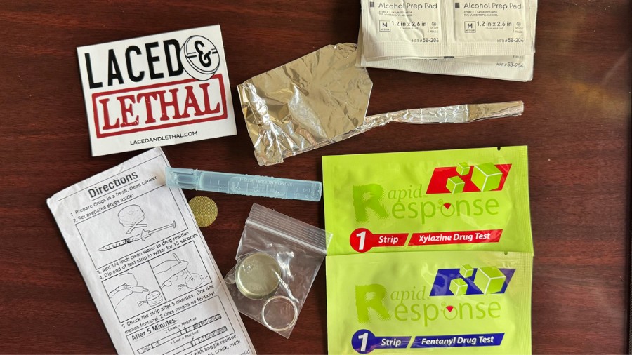 Image:Drug tests, directions to use drugs and alcohol prep pads are also included in the drug kits provided in Seattle.