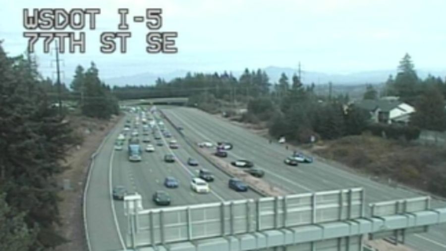 Pursuit of a murder suspect leads to closure of I-5 in Everett