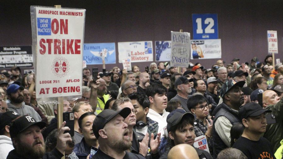 Photo: Boeing machinists, labor allies and elected officials rally in Seattle at their union hall o...