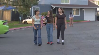 FBI recognizes three young girls for stopping Kent kidnapping