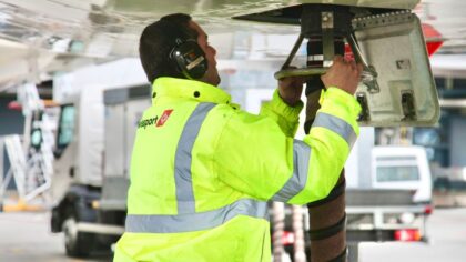 Over 150 Sea-Tac aircraft fuelers vote 'overwhelmingly' to authorize strike