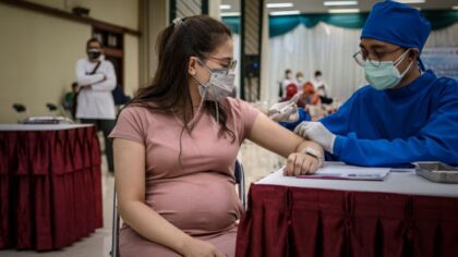 'This is a tragedy:' UW doctor pushes back against RFK Jr.'s COVID vaccine recommendations