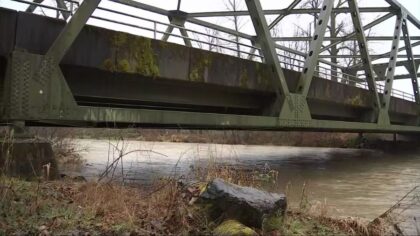 Body found in Snoqualmie River sparks police investigation