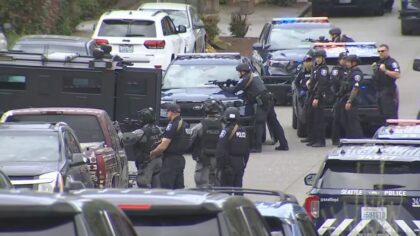 Person shot on Aurora Avenue, SPD looking for suspect