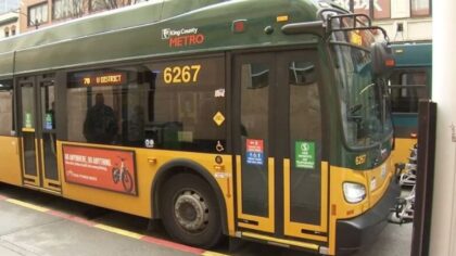 Man arrested for allegedly smashing windows on King County bus