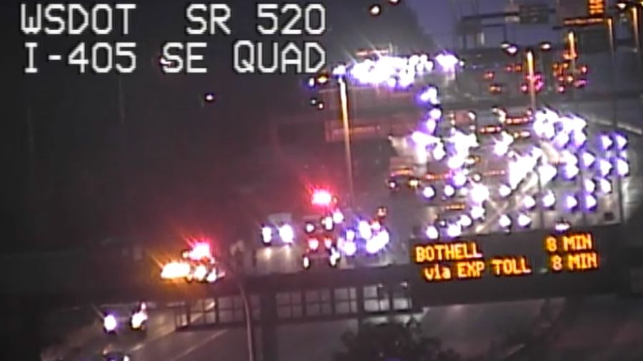 SB I-405 crash blocks lanes Bellevue...