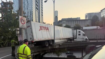I-5 on-ramp reopened after semi-truck got stuck Wednesday morning