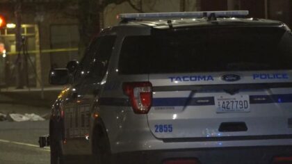 Shots fired at Tacoma Walmart as officer wrestles shoplifting suspect to ground, shooter remains on the loose