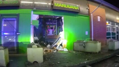 5 suspects at large after stolen Kia used to burglarize Everett pot shop