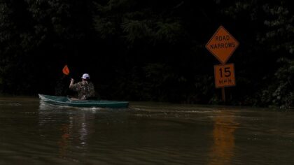 'Just heartbreaking': Looters on kayaks prey on Snohomish flood victims