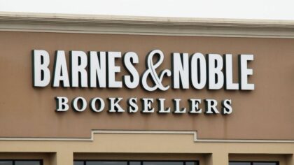 Barnes & Noble returns to downtown Seattle after 5-year absence