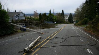 Windstorm sweeps Puget Sound with potential for power outages