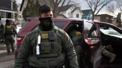 WA bill that would bar most police from wearing face coverings clears Senate