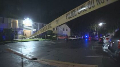 Man killed in Federal Way shooting, suspect still at large
