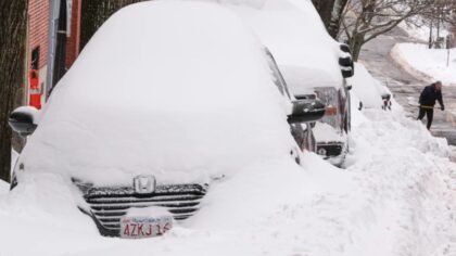 More than 90 flights canceled at SEA as winter storm continues to wreak havoc across US