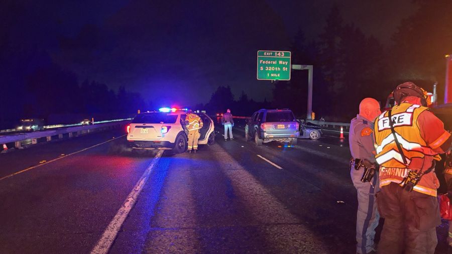 I-5 police pursuit backups federal way...