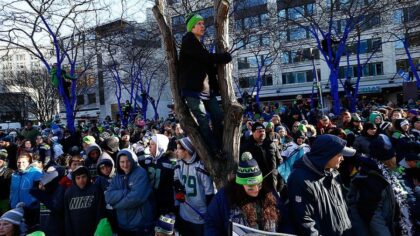 Public transit and commutes: How to get to the Seahawks Super Bowl parade