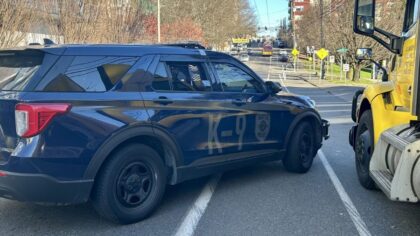 Seattle middle school locks down after 2 found shot in nearby apartment complex