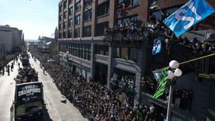 Seahawks Super Bowl Parade leaves behind 10,000 pounds of trash in downtown Seattle