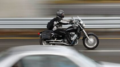Should motorcycles be allowed to ride on the shoulder? WA lawmakers weigh in