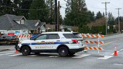 Suspect dies after being shot by officers near Everett school