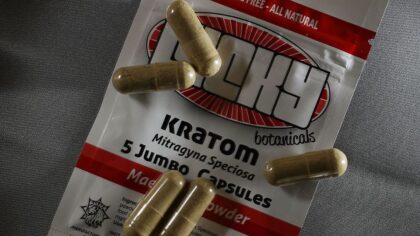 Spokane Valley votes to ban unregulated drug kratom, citing child safety concerns