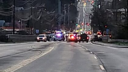 Black ice causes 15-car pileup on Mukilteo Speedway in Snohomish County