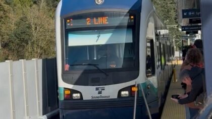 Light rail to Mariners; you better make sure you're on right train with launch of 2-Line