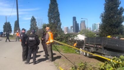 Homeless encampment swept in Seattle's Beacon Hill neighborhood