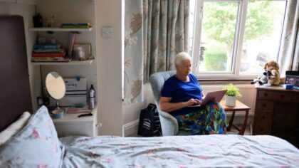 'These are life choices': Rising living costs force seniors to find roommates, avoid loneliness