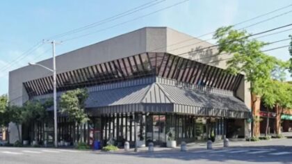 23-year-old pirate-themed restaurant in Bellingham up for sale