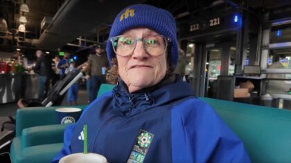 KIRO Newsradio fan of the week: Mariners fan stays loyal in rainy loss to Yankees at T-Mobile Park