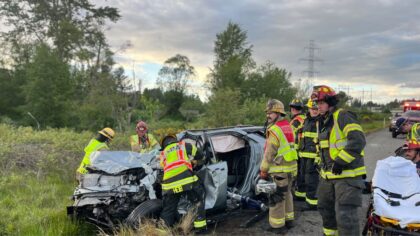 Suspected DUI driver causes 3-car head-on crash in Snohomish, injuring 2