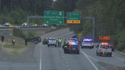 2 dead, 2 injured in deadly rollover on SR 18 at I-5, westbound lanes reopened after multiple people ejected