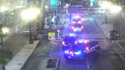 Man shot in downtown Seattle overnight Friday, suspect on the loose