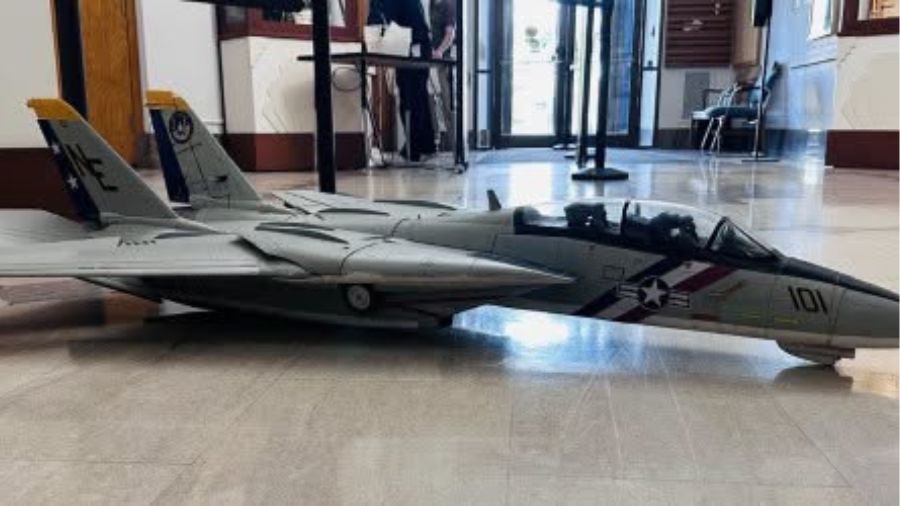 Everett scam counterfeit plane...