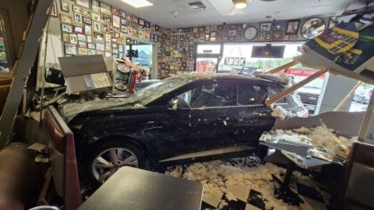 Car crashes into Hungry Dawgs Diner in Bonney Lake; 2 hospitalized with minor injuries