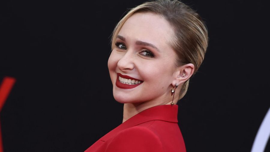 Hayden Panettiere heroes...