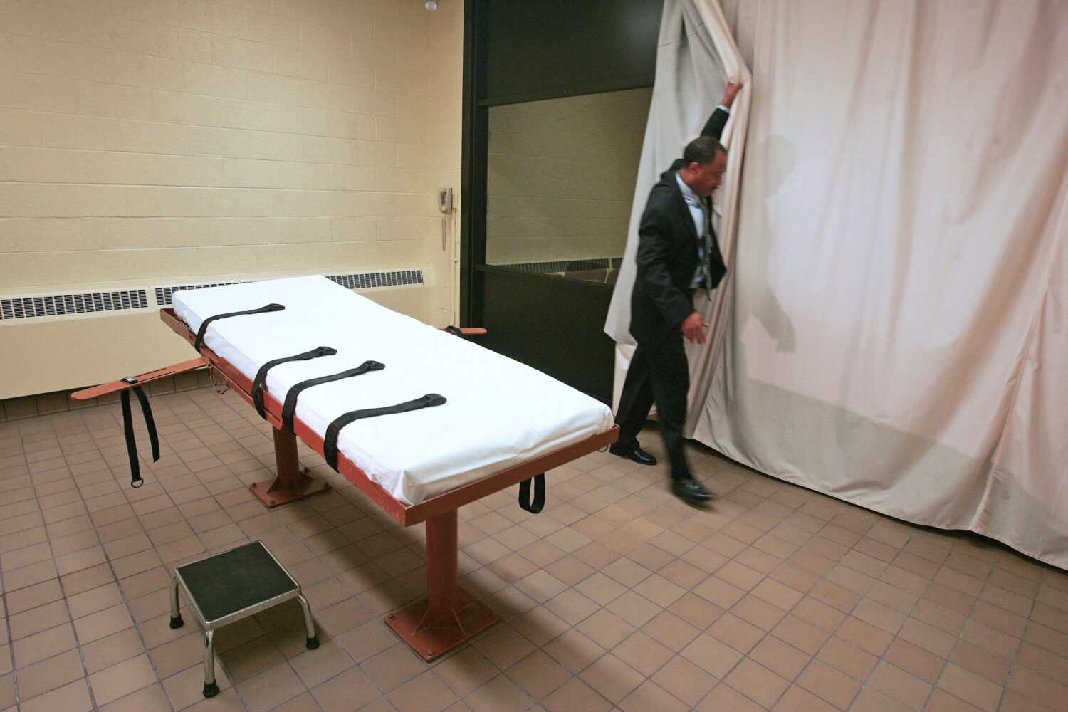 FILE – Larry Greene, public information director of the Southern Ohio Correctional Facility, demo...